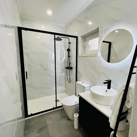 Brisamarvilas Sea View, 5 Min Walk To Town & * Albufeira