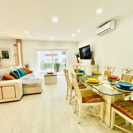 Brisamarvilas Sea View, 5 Min Walk To Town & Ferienhaus *