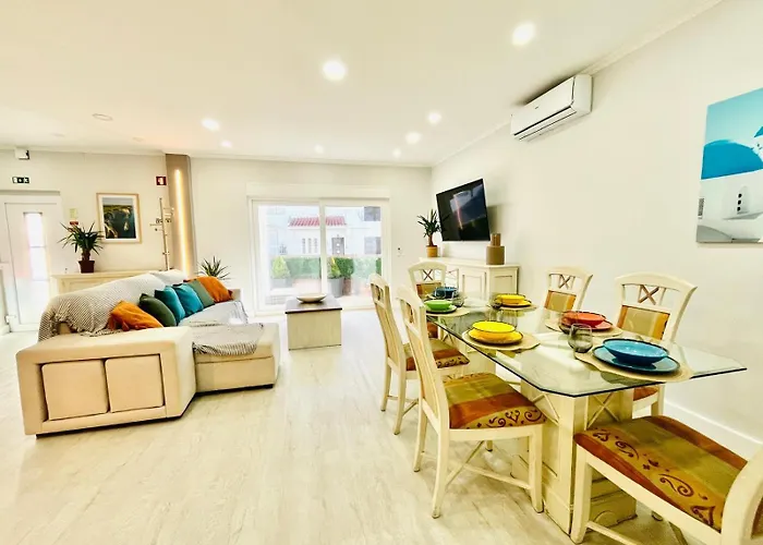 Brisamarvilas Sea View, 5 Min Walk To Town & 펜션 *